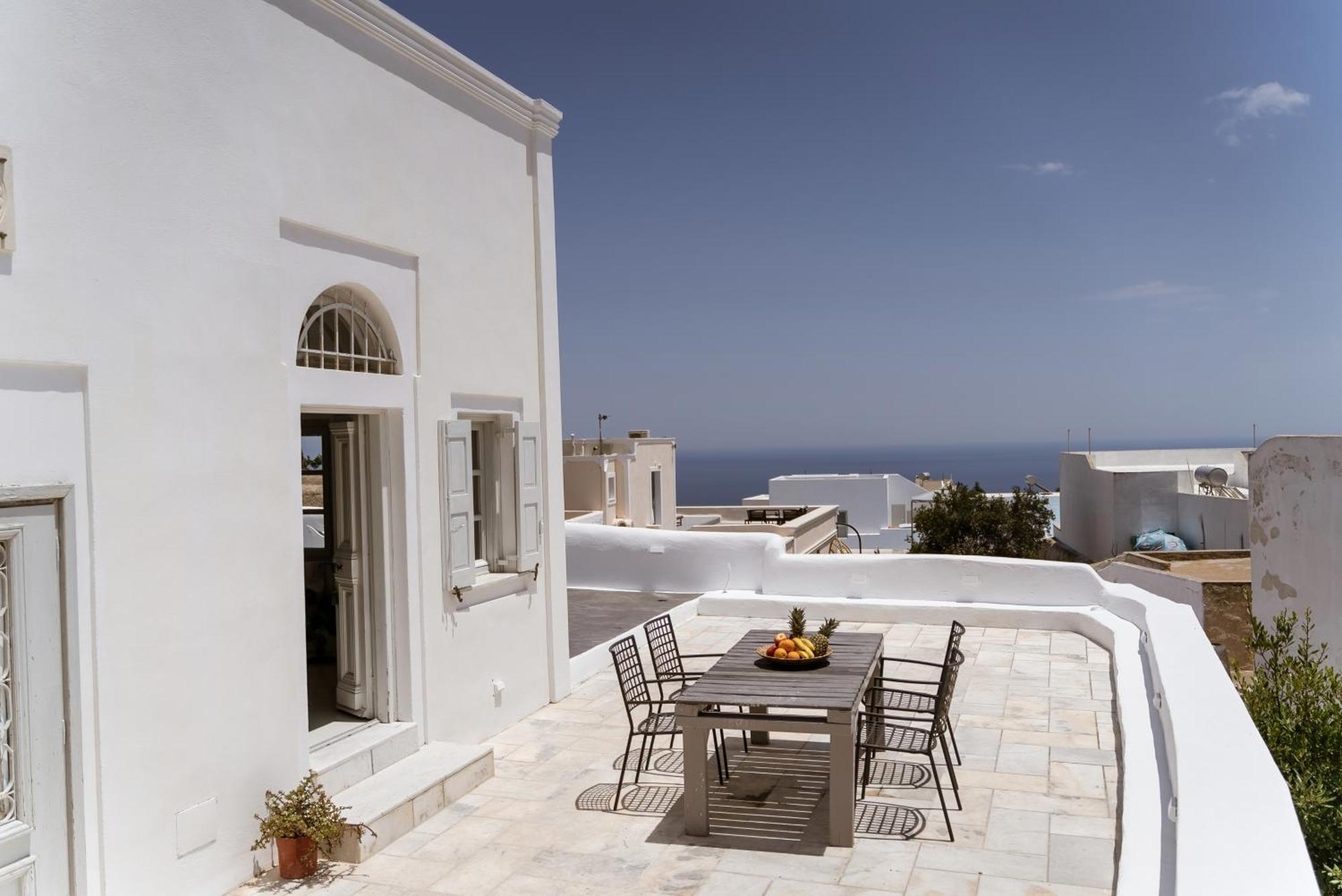 On An Island Suites & Apartments - Fira Exterior photo